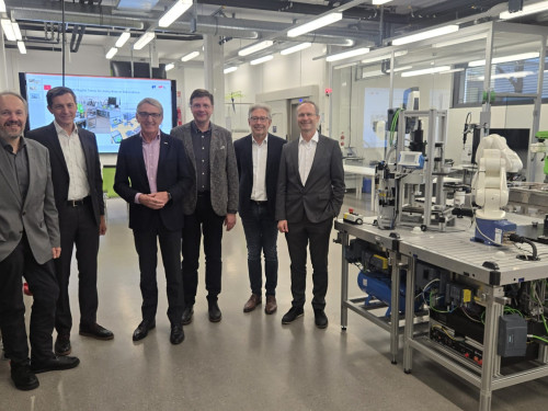 Vorschaubild 1 vom Album Visit of WKO president Styria, Josef Jerk