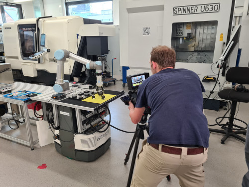 Vorschaubild 1 vom Album Filmaufnahmen für T-Systems