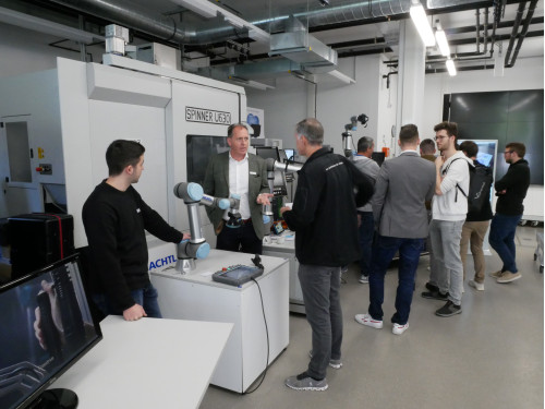 Vorschaubild 4 vom Album Robotics on Tour