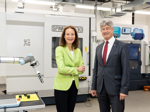 Vorschaubild 1 vom Album Neue CEO von Siemens Österreich zu Besuch